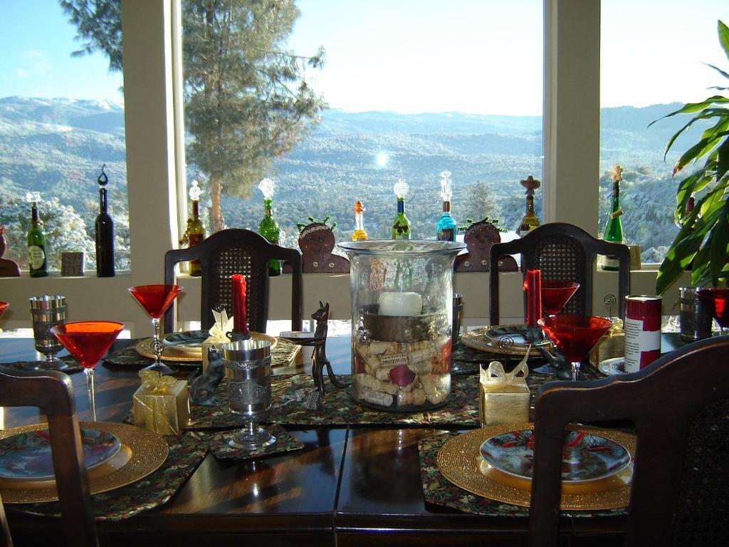 Yosemite Sierra View Bed & Breakfast Oakhurst Exterior photo
