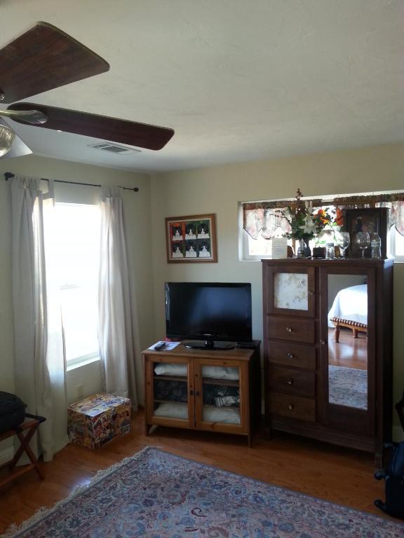 Yosemite Sierra View Bed & Breakfast Oakhurst Room photo